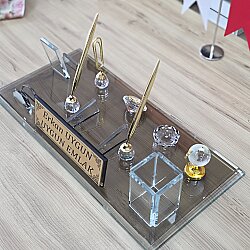 Kişiye Özel Kristal Masa İsimliği Seti – Saatli ve Çift Kalemli - 3